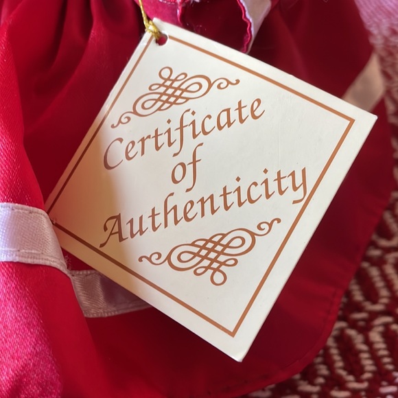 Collector’s Choice porcelain bisque musical doll - Picture 4 of 8